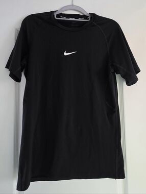 Men's Nike Black Dri-FIT Short Sleeve Shirt